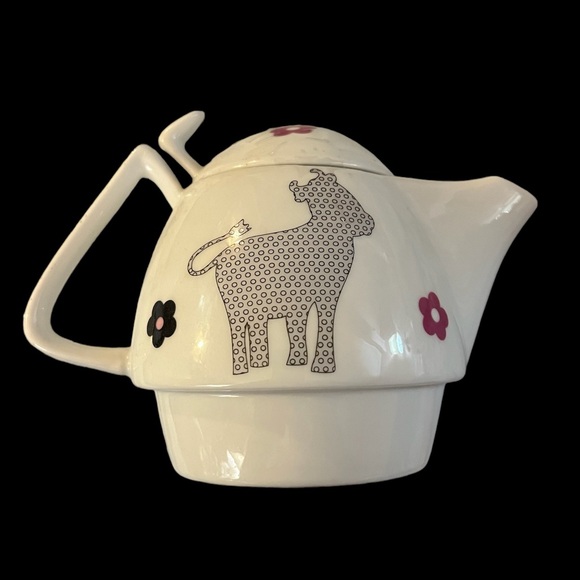 M.L. Home Collection by D.F.T.E. Small Cow Teapot “Vachement Star!” - Picture 3 of 4